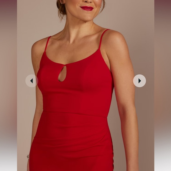 DB STUDIO
crepe keyhole sheath with side slit - Picture 3 of 6